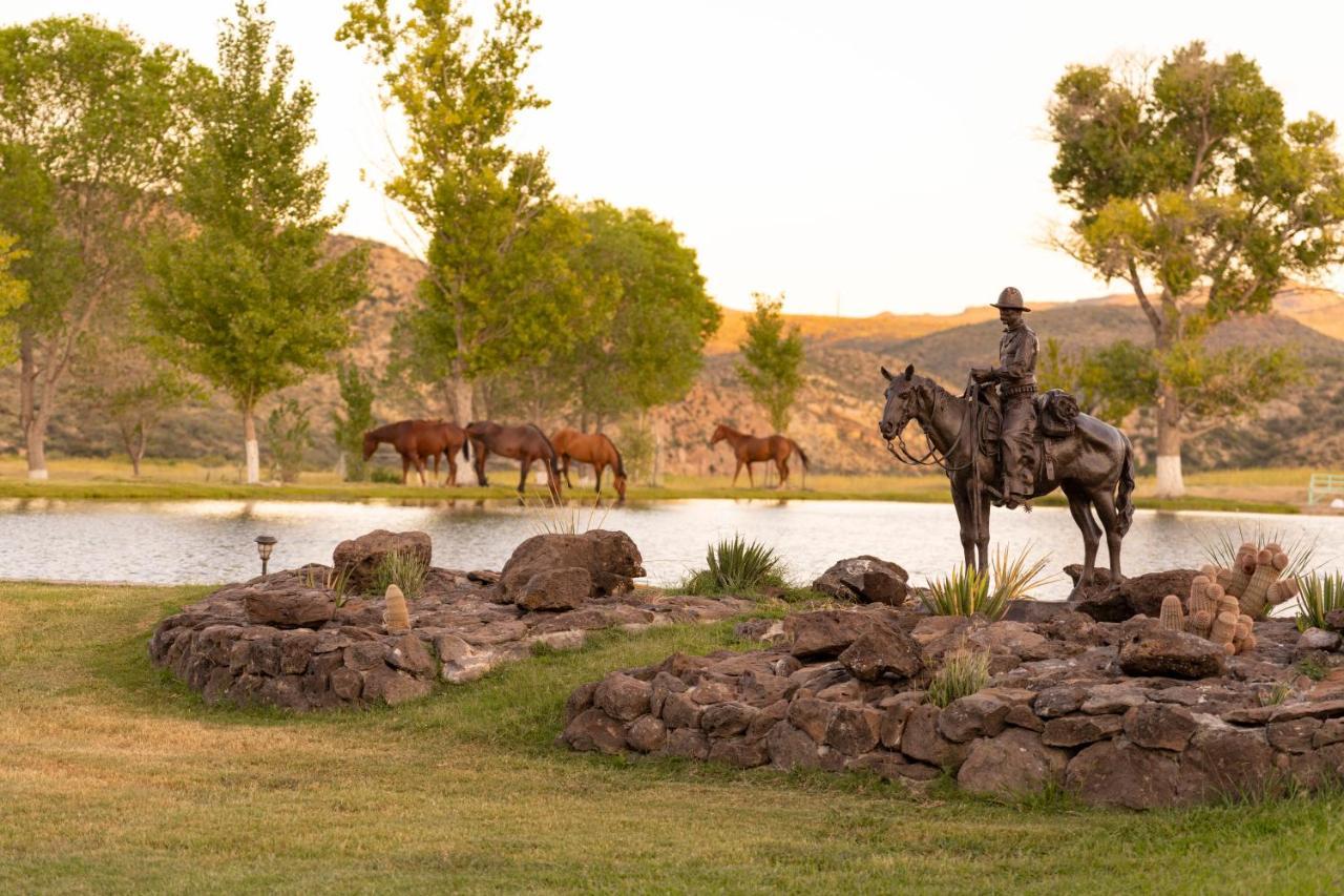 Cibolo Creek Ranch & Resort Marfa Exteriör bild